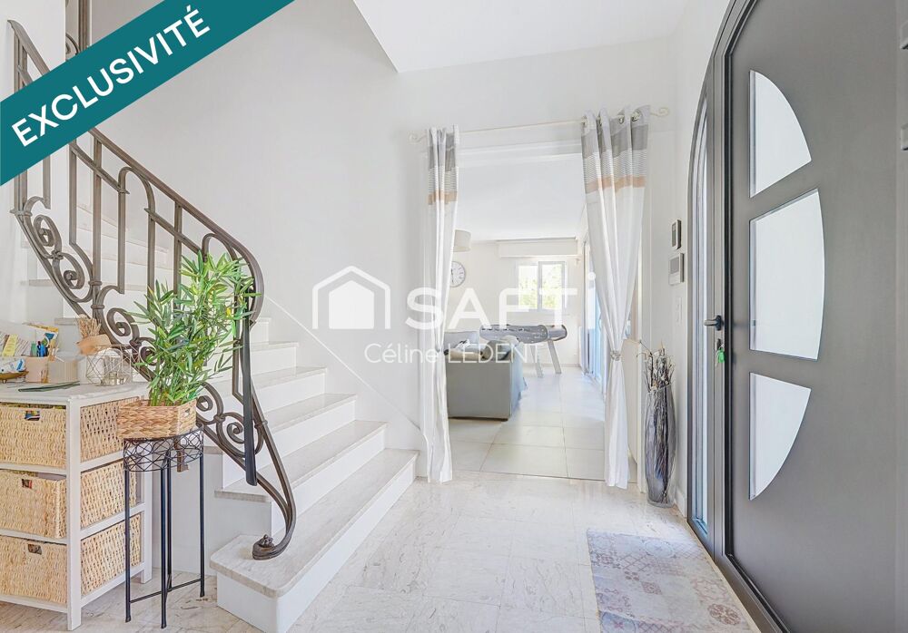Maison de caractère haut de gamme de plus de 200m2 habitables avec jardin paysager et piscine chauffée
