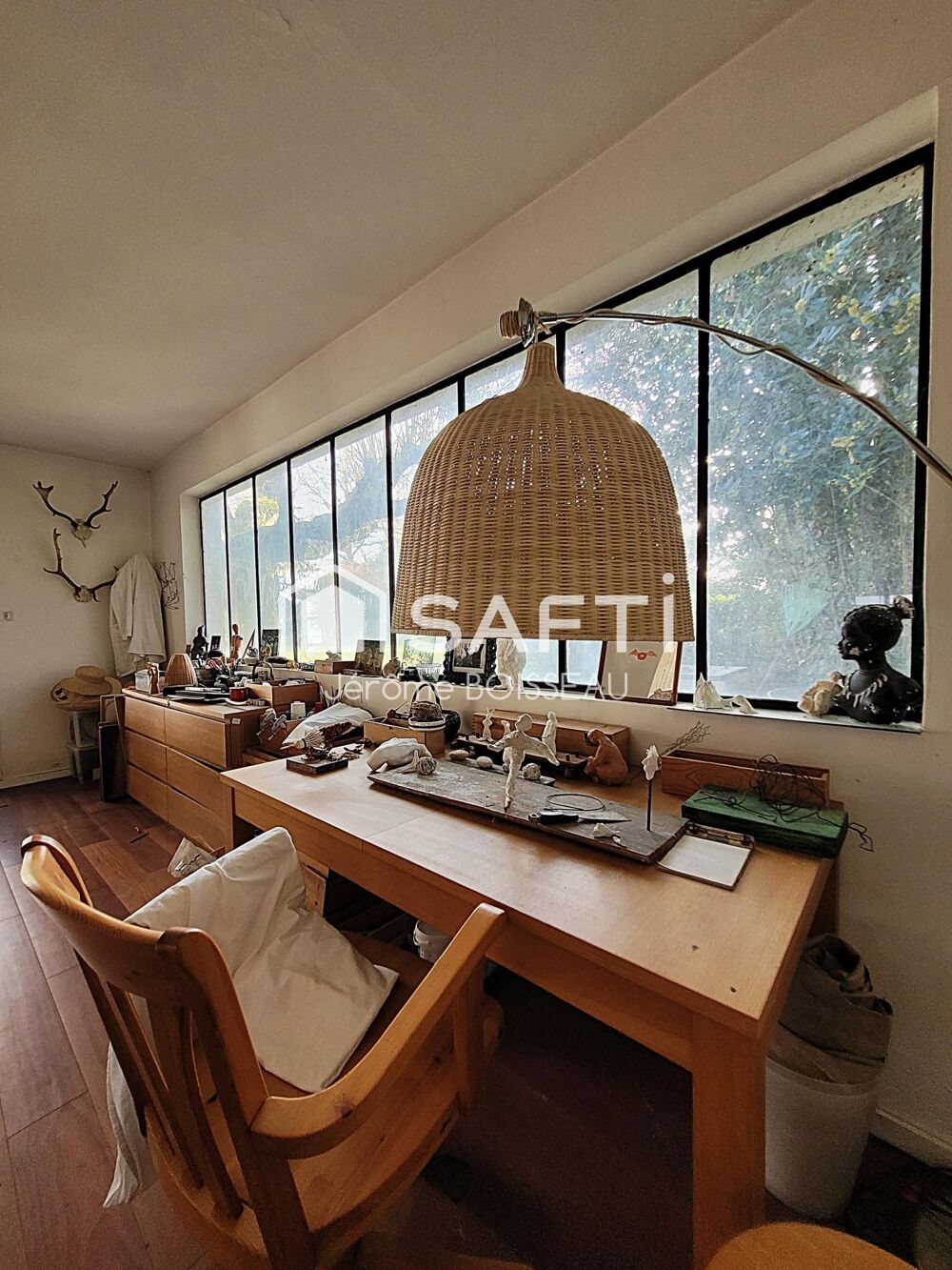 Maison d'exception aux vastes pièces dans un écrin de verdure