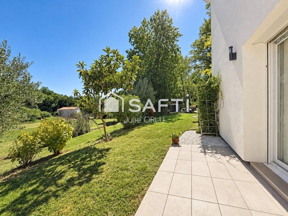 Maison rénovée de 178 m² sur 4 021 m² - 4 chambres