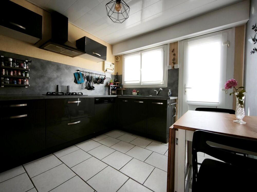Vente Maison Maison de lotissement jumelée d' une superficie de 100² sur une parcelle de 305m² exposition jardin Nord Ouest, sur Biache saint Biache-saint-vaast