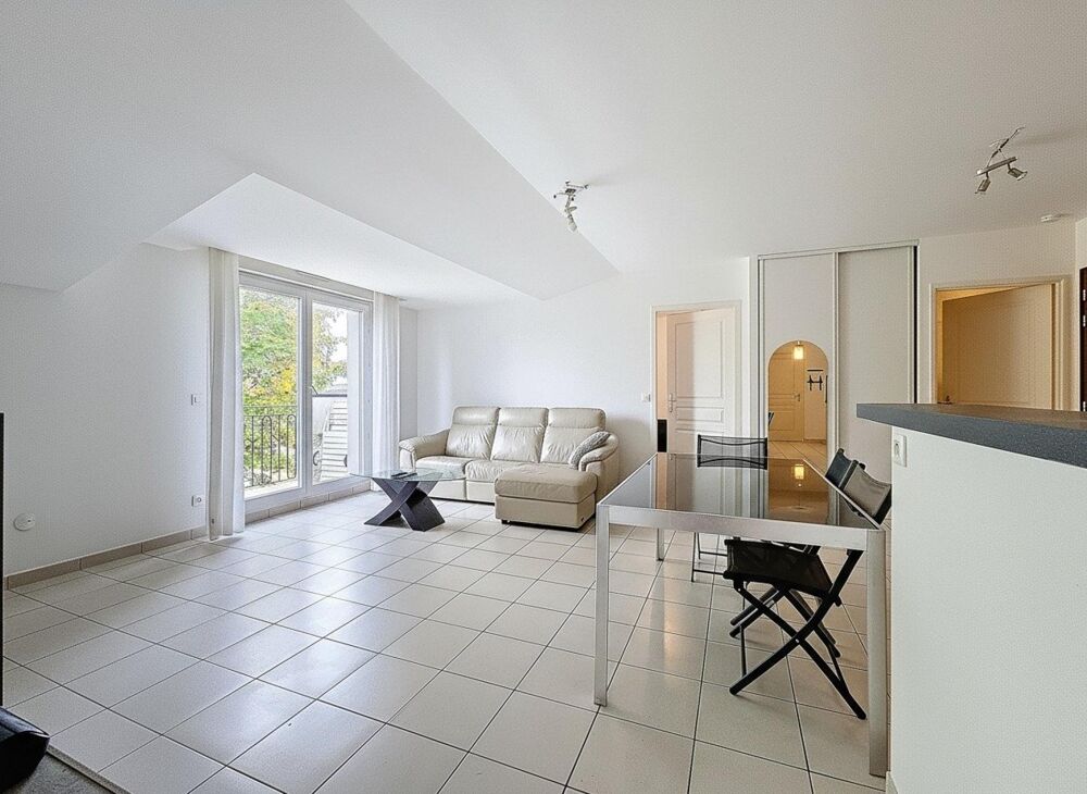 Appartement avec espaces privatifs exclusifs !