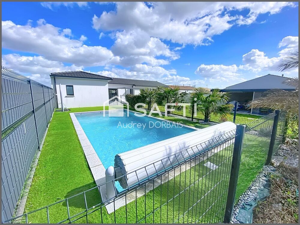 Maison contemporaine de plain pied avec piscine