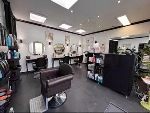 Salon de coiffure lumineux et fonctionnel 61600 33500 Pomerol