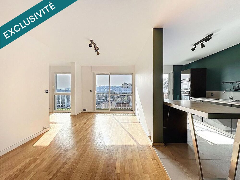 Caluire St Clair. Appartement lumineux avec vue