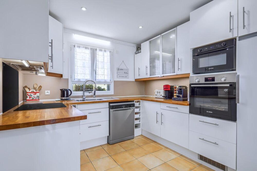 Vente Maison Villa 4 faces avec piscine à 700 m de la plage Sainte marie la mer