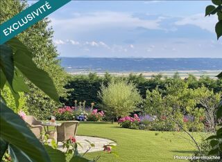  Maison  vendre 8 pices 220 m