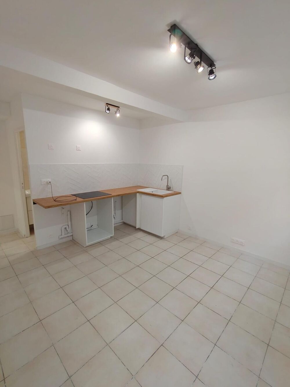 Vente Appartement Studio atypique, cave voûtée privative, forte renta Pantin
