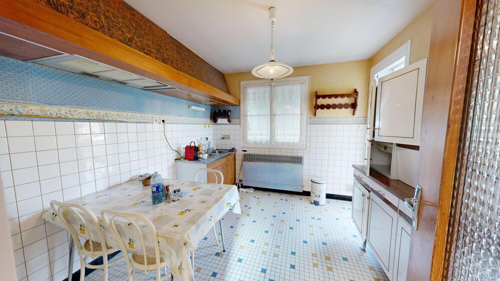 Maison 73 M2, 5 pièces 3 chambre, garage sur 608 M2 de terrain