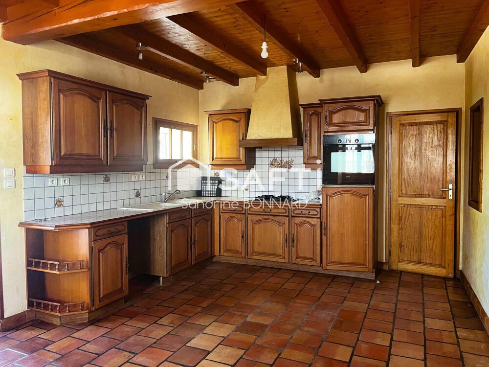 Vente Maison Maison ancienne avec 2 chambres, garage et jardin Semussac