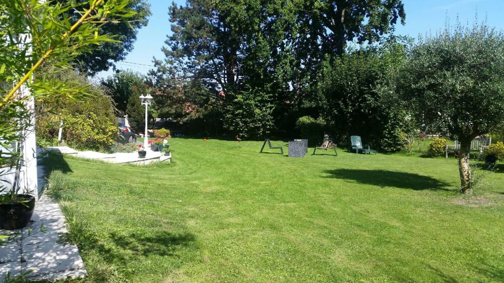 Vente Maison Coup de Coeur pour cette Maison d'environ 185 m² avec Piscine, sur 1 391 m² de terrain... Viarmes