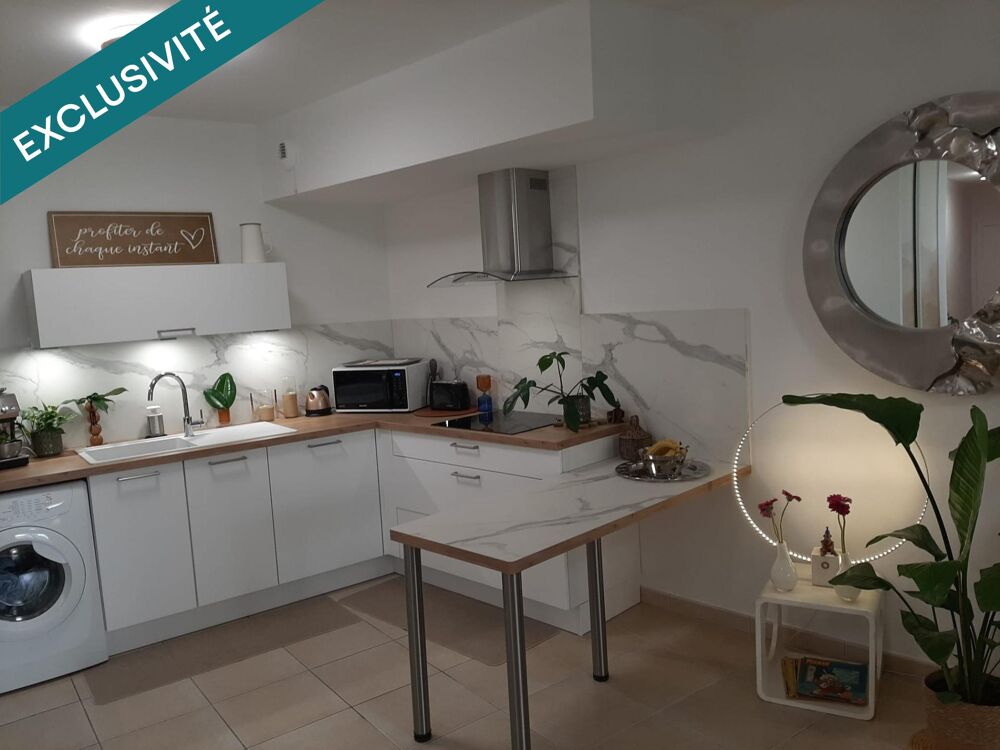 Vente Appartement Bel appartement rénové avec de beaux matériaux vendu avec un garage fermé et un parking en sous-sol à 100 m du bord de mer Frejus