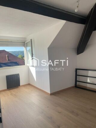  Appartement à louer 4 pièces 84 m²