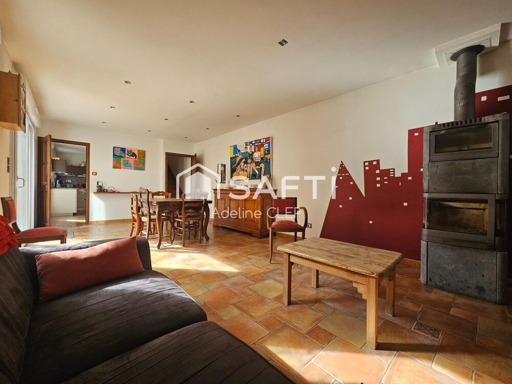 MAISON AVEC 6 CHAMBRES ET JARDIN EN CENTRE VILLE