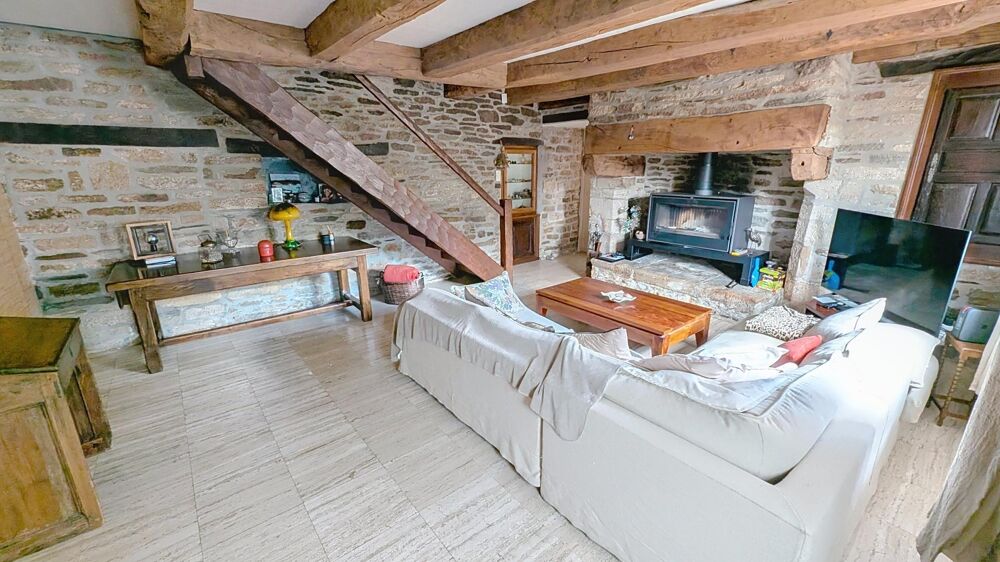 Magnifique longère rénovée avec garage et dépendance