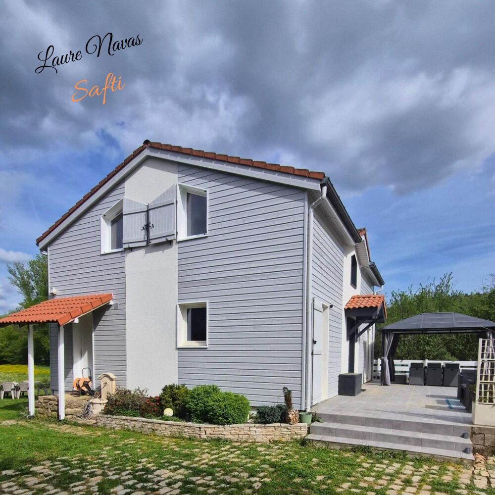 Vente Maison Très belle maison en ossature bois, rénovée, cadre verdoyant et calme. Proche de toutes commodités. Bas-en-basset