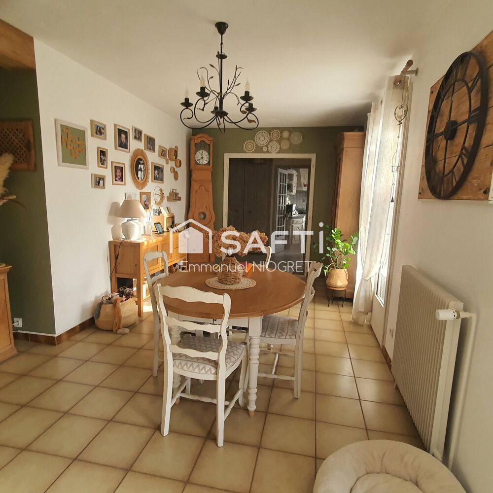 Maison familiale, 4 chambres avec jardin, garage et beaux volumes