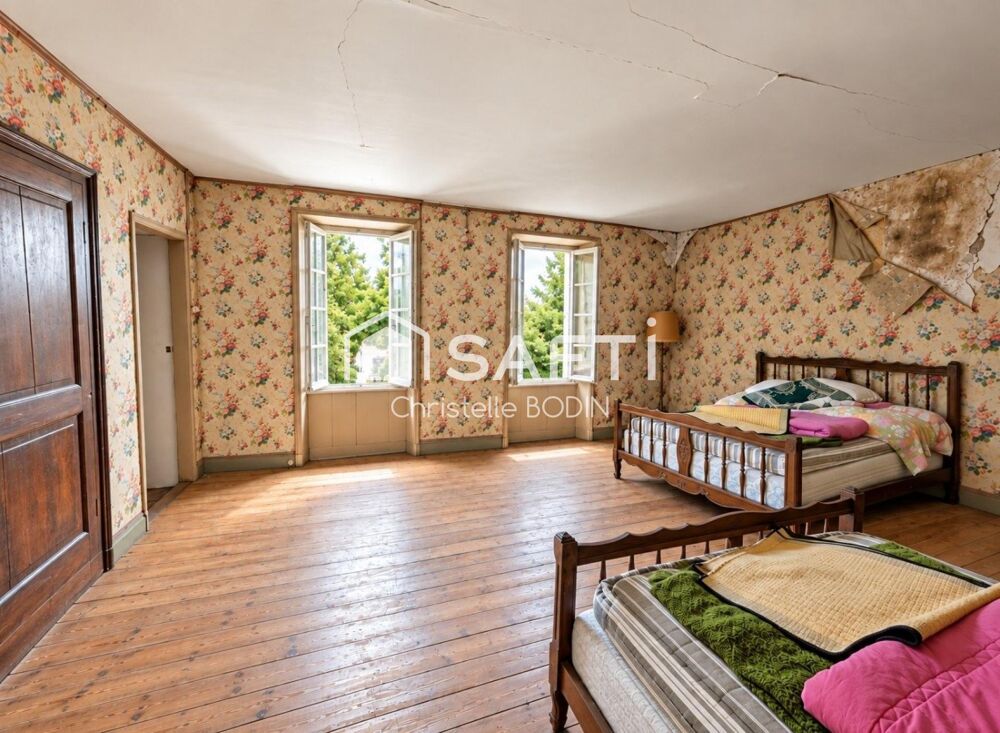 Vente Maison Maison ancienne avec beau potentiel, avec garage et extérieur – Sainte-Soulle centre Sainte-soulle