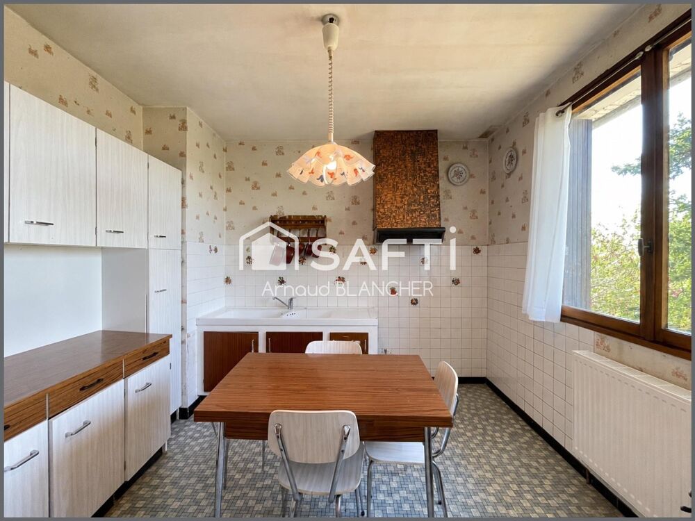 Pavillon sur sous-sol à rénover entièrement dans quartier très calme.