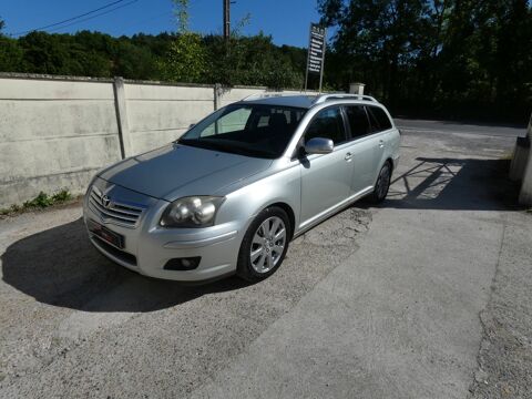 Toyota avensis - II BREAK 2.0 D-4D 126 - Gris clair M&e