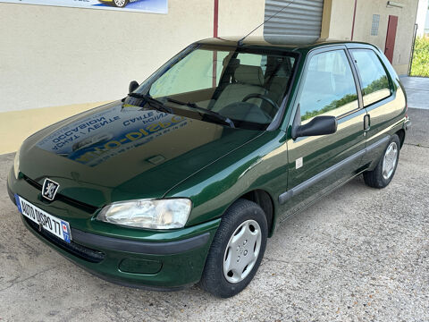 Peugeot 106 - Ines de la Fressange - Vert fonc&eacut