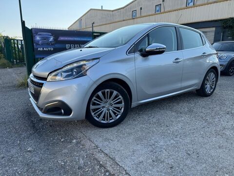 Peugeot 208 - 1.6 hdi - Gris clair Métallis&e