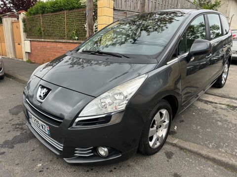Peugeot 5008 - 1.6 HDi TOIT PANO CLIM AUTO 7 PLACES P