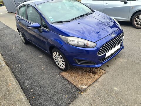 Annonce voiture Ford Fiesta 4990 