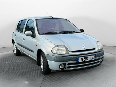 Renault Clio II - Clio 2 1.6 essence Boîte automatique 1999 - Gris 2999 78570 Andrsy
