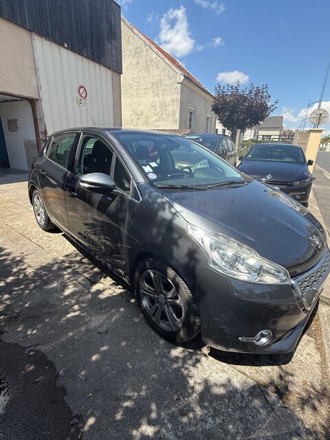 Peugeot 208 - 1.2 VTi 82cv 12V Allure - Gris fonc&ea