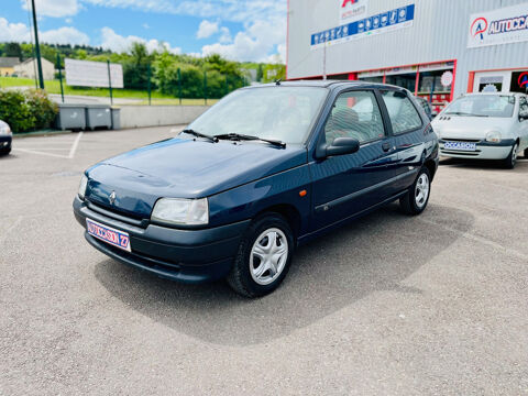 Renault clio - 1.2 i - Bleu foncé