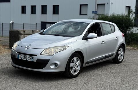 Renault megane iii - 1.6 16v 110cv - Gris