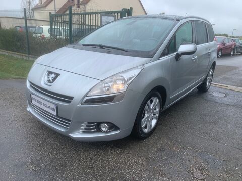 Peugeot 5008 - 1.6 HDI 115 FAMILY 7 PLACES - Gris M&e