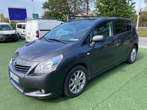 Toyota verso - 2.0 d4d 126ch 7 places - Gris clair