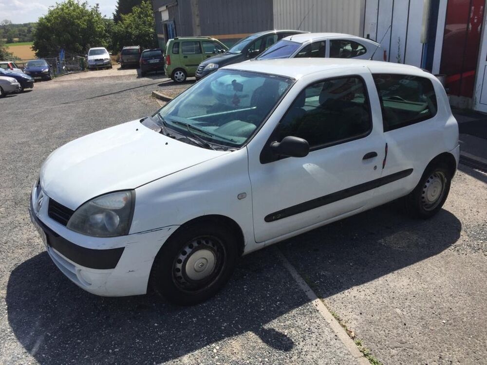 Clio 1.2i 60cv 2 places 242151km 2004 occasion 45250 Briare