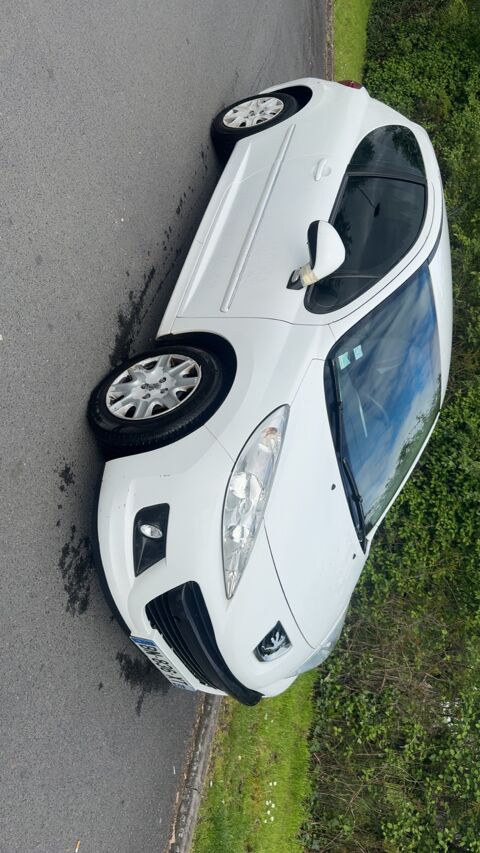 Peugeot 207 - 1.4 hdi 70 CH - Blanc Nacré