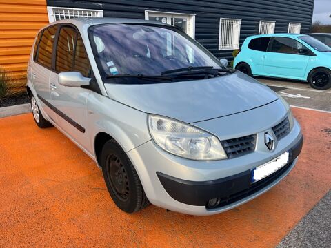 Renault Scenic - II 1.6 i 115 CH - Gris 3680 10120 Saint-Andr-les-Vergers