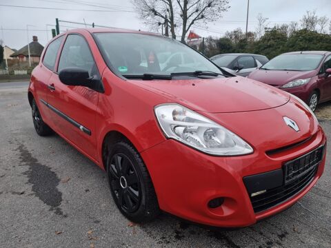 Renault Clio III - PhII 1.2 16v 75ch - Rouge 3500 91310 Linas