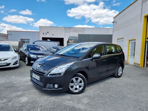 Peugeot 5008 - 1.6 HDI 115CH 7 PLACES - Gris Mé
