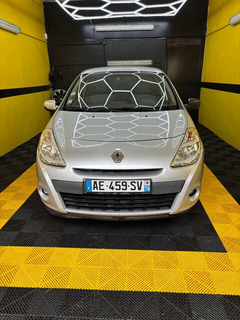 Renault clio - 3 CT ok - Gris