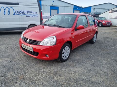 Clio authenti 1.2i 75cv Campus Y 2011 occasion 44840 Les Sorinieres