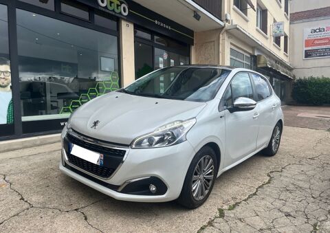 Peugeot 208 - Style PURETECH 82 CH DISTRIBUTION FAIT