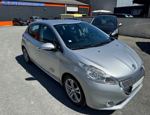 Peugeot 208 - Diesel 1.4 HDi Allure 75ch du 04/2013 