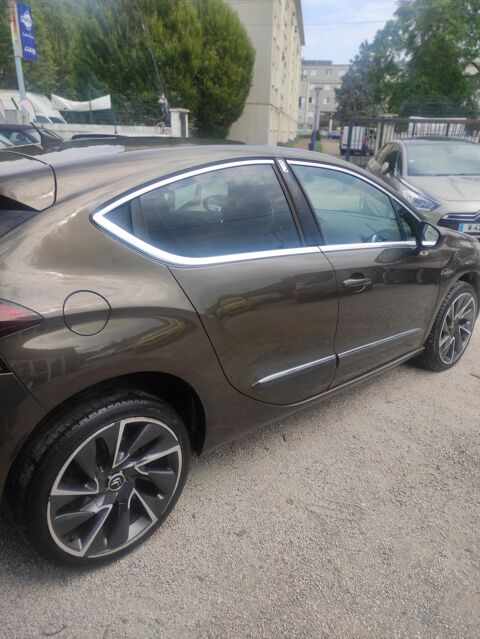 DS4 1.6 essence 125 036 km gps 2011 occasion 45400 FLEURY LES AUBRAIS