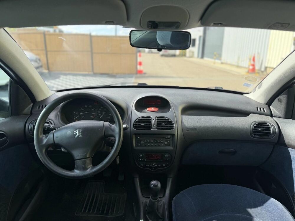 206 1.6 110 XT PREMIUM 2002 occasion 78630 Orgeval