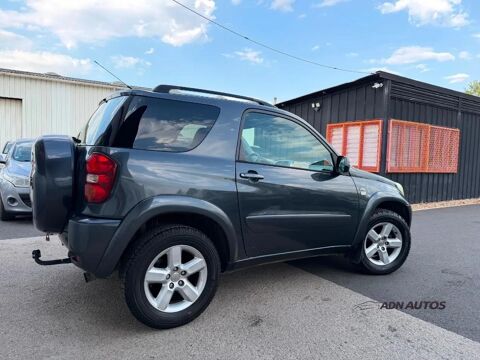 RAV 4 2.0 D4D 115 VX 4X4 2005 occasion 45100 Orl&eacute;ans