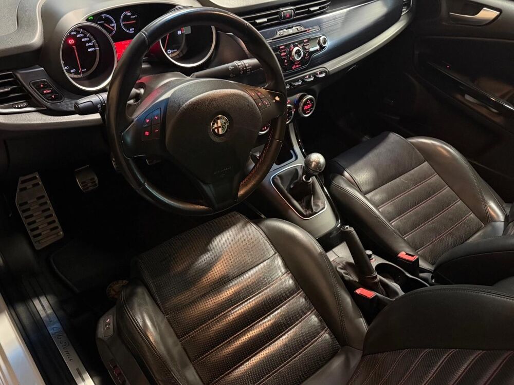Giulietta 1.8 TBI 235 QUADRIFOGLIO VERDE 2011 occasion 78410 Aubergenville