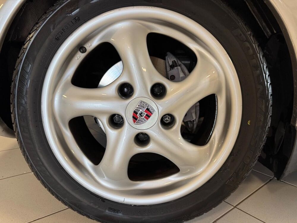 Boxster 2.5 205 1998 occasion 69330 Pusignan