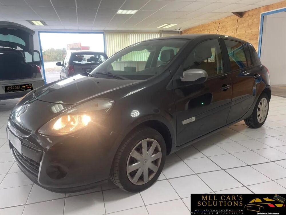 Clio 1.5 DCI 85 NIGHT DAY 2011 occasion 56240 PLOUAY