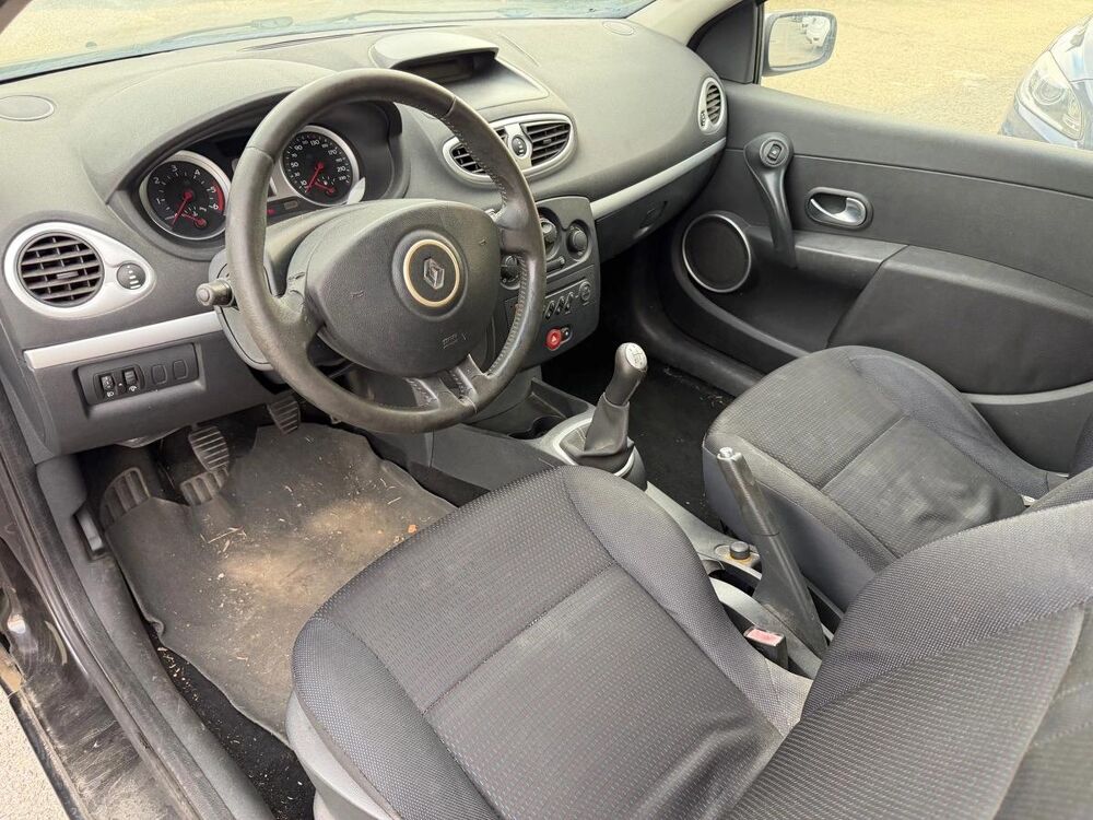 Clio 2006 occasion 69330 MEYZIEU