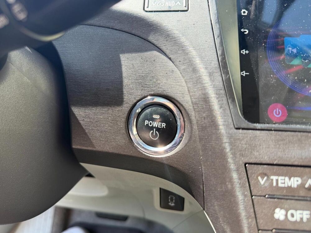Prius 1.8 136H 100 HYBRID FULL-HYBRID 1.3KWH LOUNGE BVA 2011 occasion 78630 Orgeval